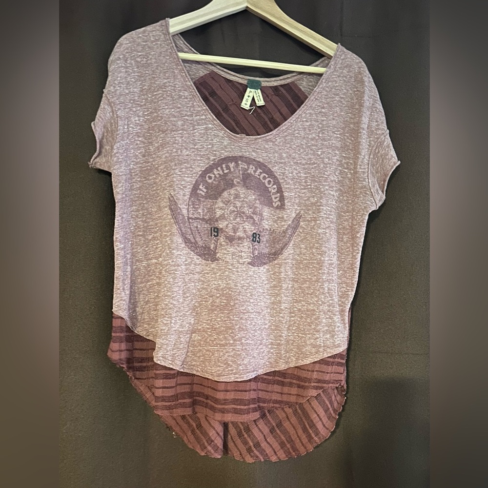 We The Free Mauve and Burgundy Short Sleeve Tee
